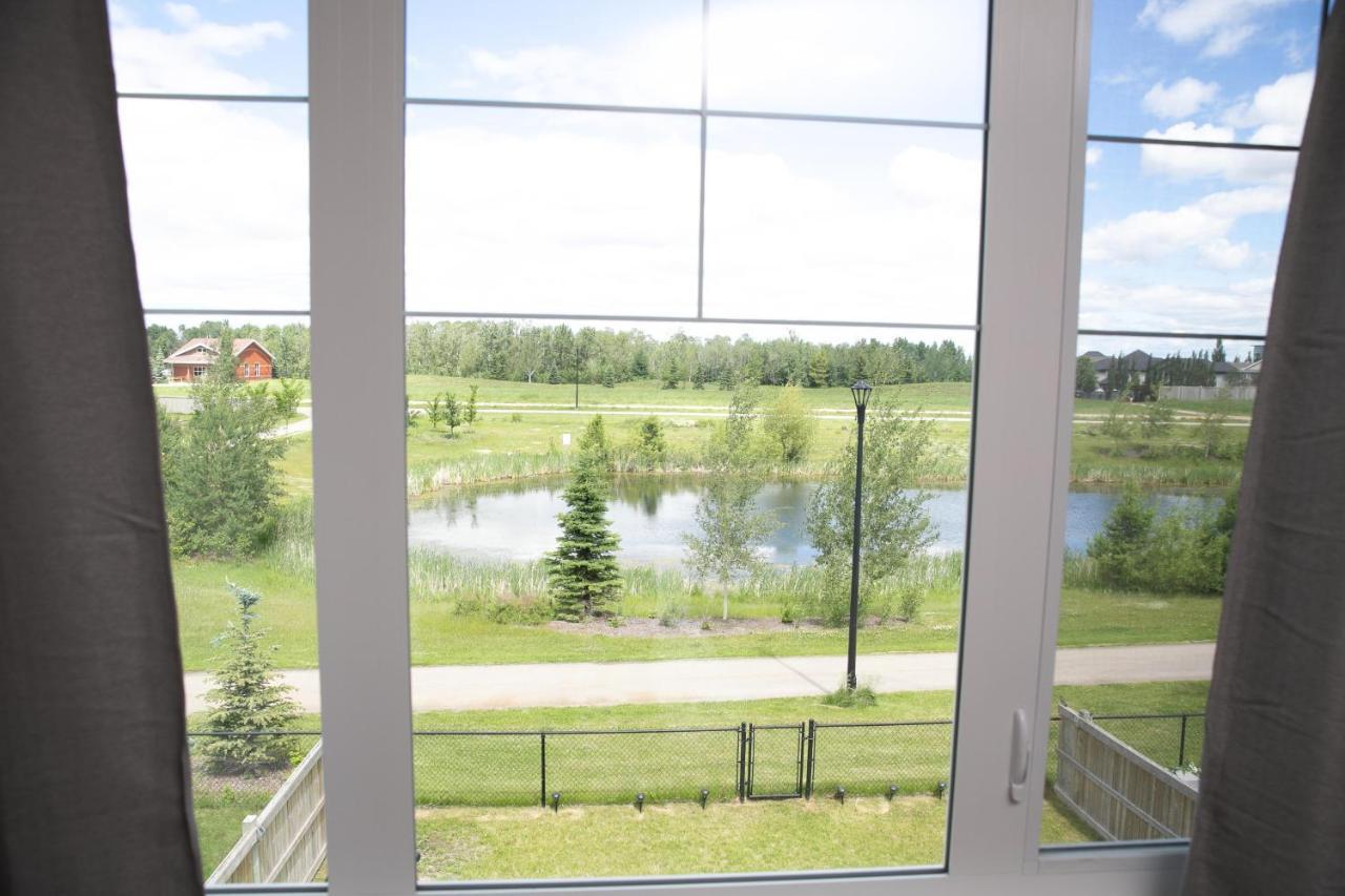 Lakeview Luxury Home - Double Garage Parking - Foosball Table - King Beds - Fast Wi-Fi -Free Netflix Edmonton Ngoại thất bức ảnh