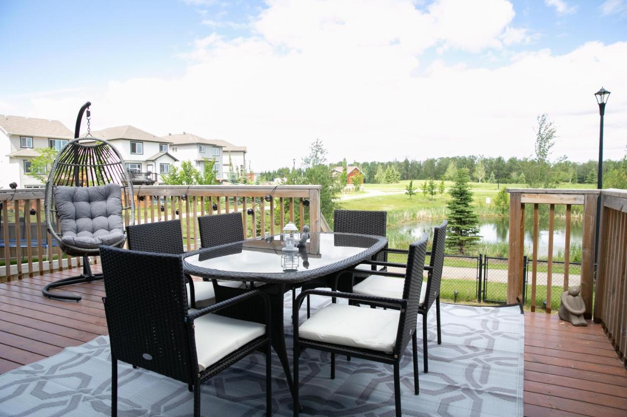 Lakeview Luxury Home - Double Garage Parking - Foosball Table - King Beds - Fast Wi-Fi -Free Netflix Edmonton Ngoại thất bức ảnh